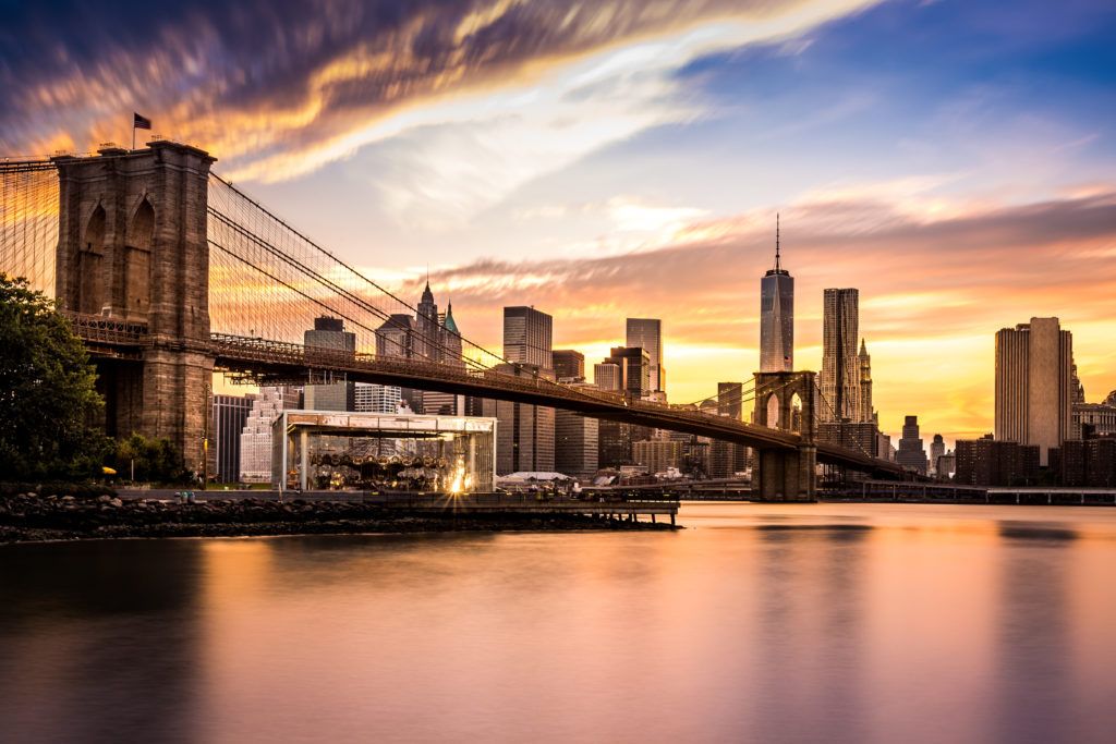 Brooklyn Bridge bij zonsondergang