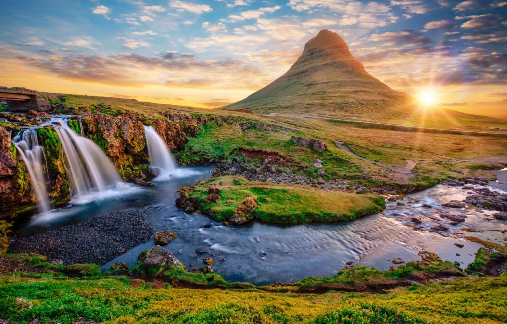 Prachtig landschap met waterval