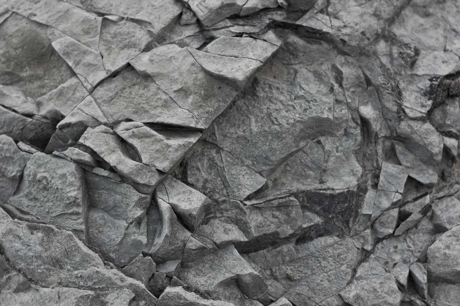 Grijs onbewerkt steen